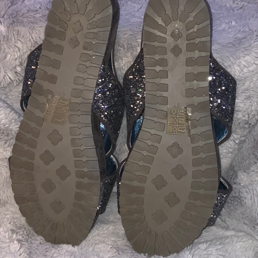 2$🤩Sparkly Gray Sandals - Picture 5 of 6
